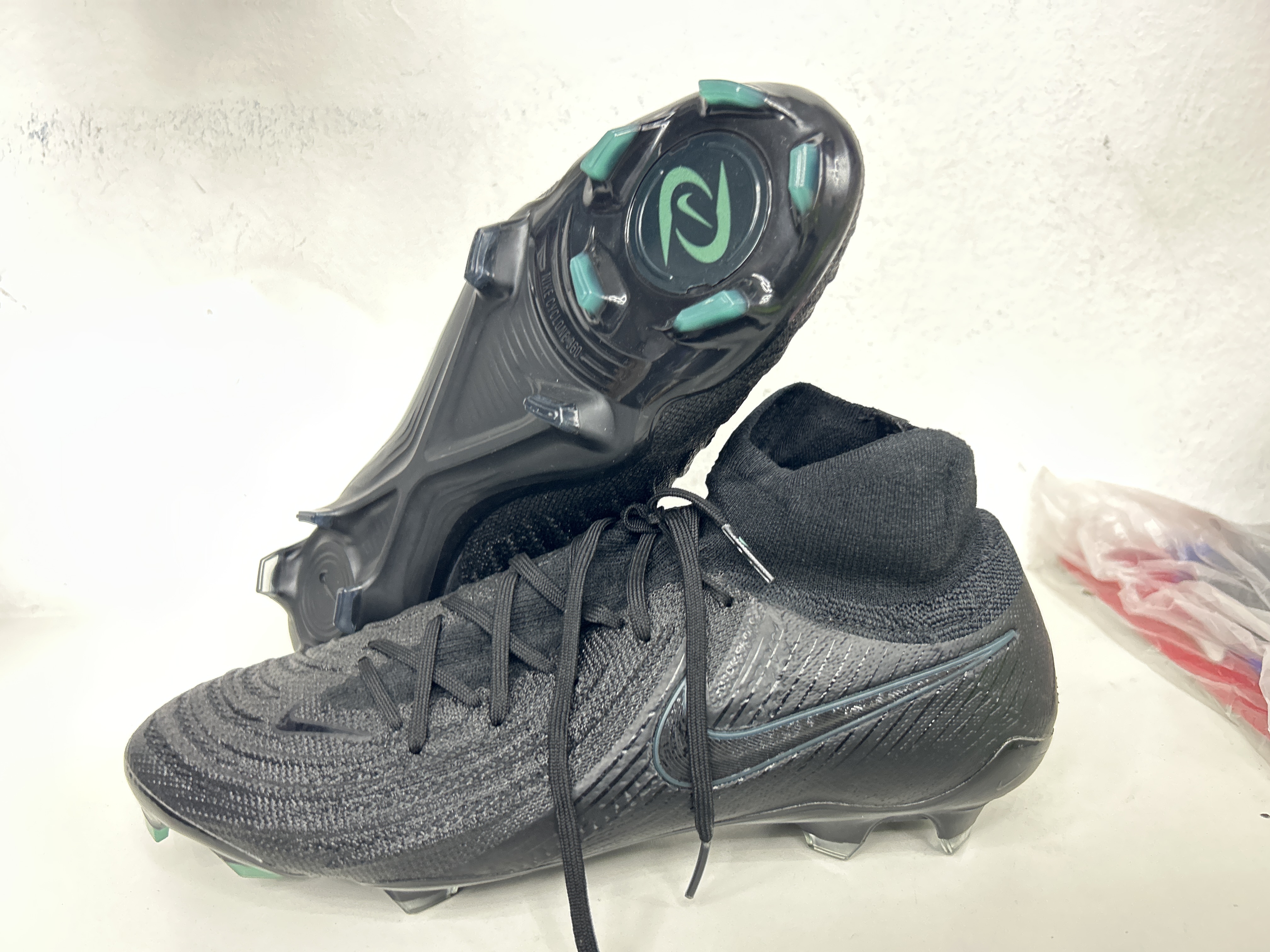 Zapatillas de Futbol {9.5 - 43} Nike Cyclone 360 - Negro